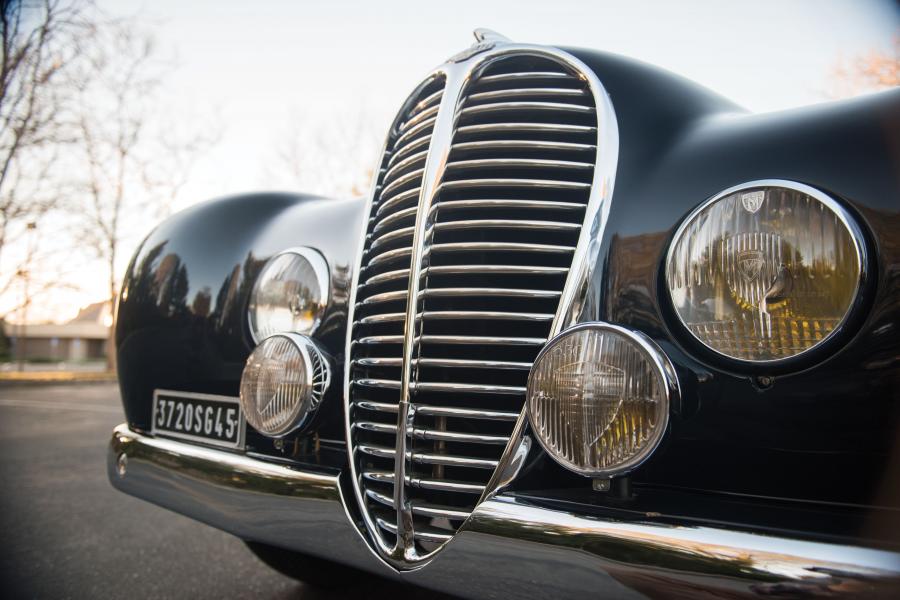 Детали экстерьера Delahaye 135 M Cabriolet par Portout 1949 года  (фото 16 из 25)